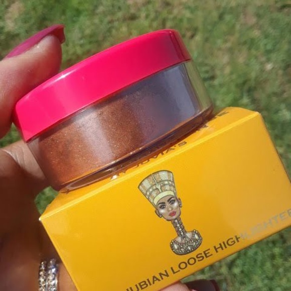 😍NWT Nubia Highlighter from Juvia's Place! Gorgeous!😍 - Picture 8 of 9